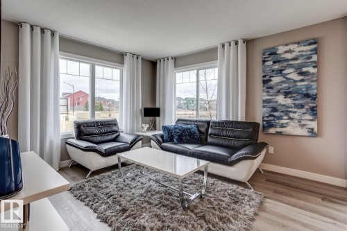 45 13139 205 Street, Edmonton, AB - Indoor Photo Showing Living Room