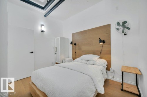 911 10024 Jasper Avenue, Edmonton, AB - Indoor Photo Showing Bedroom