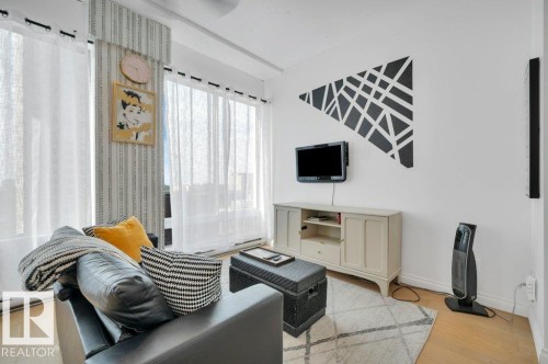 911 10024 Jasper Avenue, Edmonton, AB - Indoor