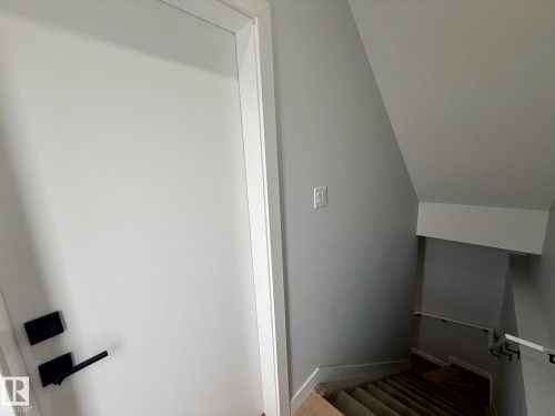 #Bsmt 137 29 St Sw Sw, Edmonton, AB - Indoor Photo Showing Other Room
