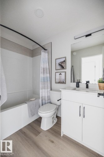 312 32 Street, Edmonton, AB - Indoor Photo Showing Bathroom
