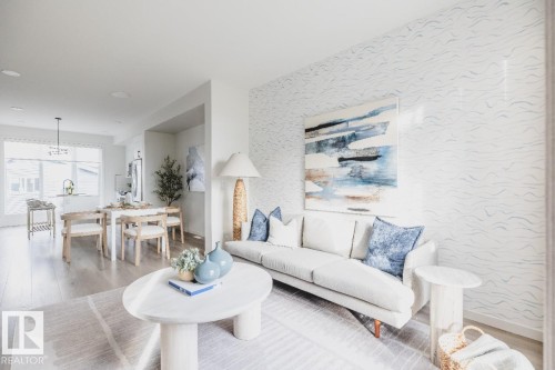 312 32 Street, Edmonton, AB - Indoor Photo Showing Living Room