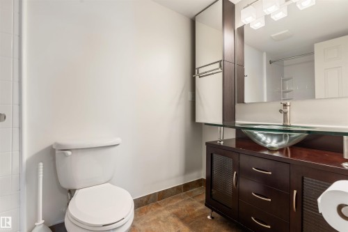 109 11429 124 Street, Edmonton, AB - Indoor Photo Showing Bathroom