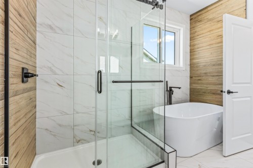 165 Elliott Wynd, Fort Saskatchewan, AB - Indoor Photo Showing Bathroom