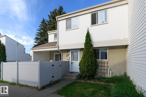 38 WOODVALE Village  Edmonton, AB T6L 1W2