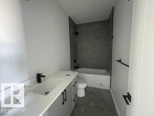 169 Elliott Wynd, Fort Saskatchewan, AB - Indoor Photo Showing Bathroom
