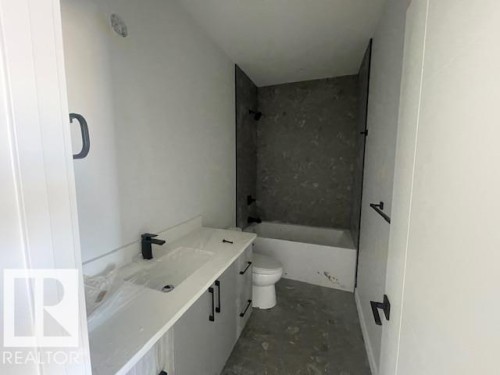169 Elliott Wynd, Fort Saskatchewan, AB - Indoor Photo Showing Bathroom