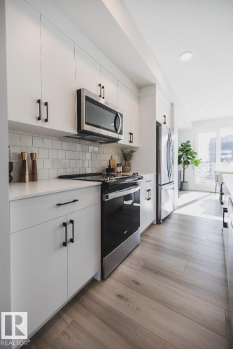 2626 Alces Way, Edmonton, AB - Indoor Photo Showing Kitchen With Upgraded Kitchen