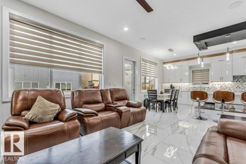1760 18 Street, Edmonton, AB - Indoor Photo Showing Living Room