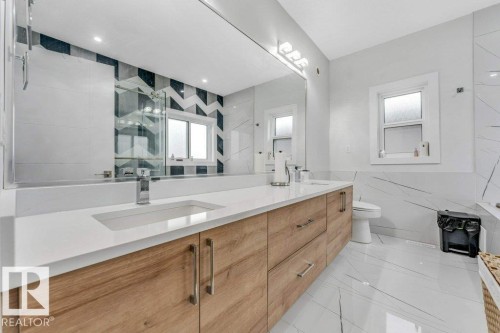 1760 18 Street, Edmonton, AB - Indoor Photo Showing Bathroom