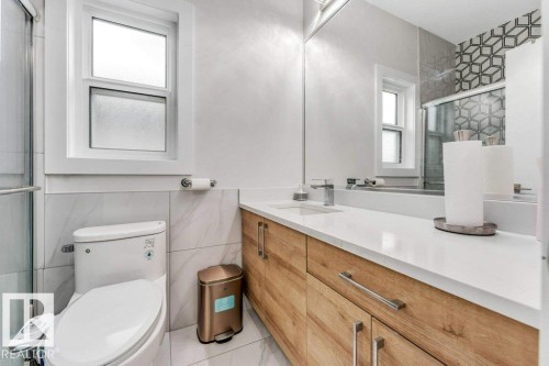 1760 18 Street, Edmonton, AB - Indoor Photo Showing Bathroom