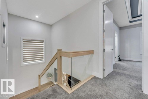 1760 18 Street, Edmonton, AB - Indoor Photo Showing Other Room