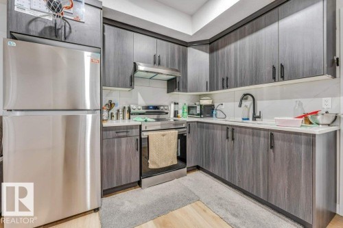 1760 18 Street, Edmonton, AB - Indoor Photo Showing Kitchen