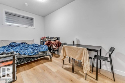 1760 18 Street, Edmonton, AB - Indoor Photo Showing Bedroom