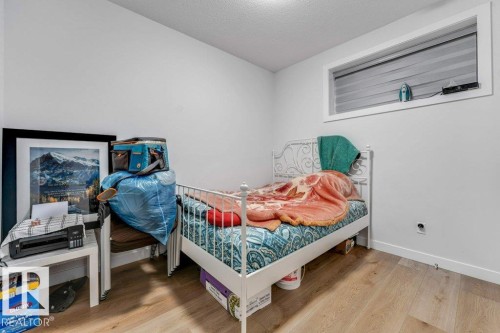 1760 18 Street, Edmonton, AB - Indoor Photo Showing Bedroom