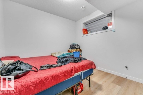 1760 18 Street, Edmonton, AB - Indoor