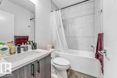 1760 18 Street, Edmonton, AB - Indoor Photo Showing Bathroom