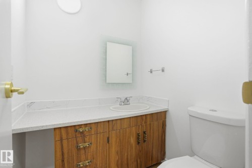 202 Kaskitayo Court, Edmonton, AB - Indoor Photo Showing Bathroom
