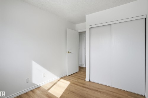 202 Kaskitayo Court, Edmonton, AB - Indoor Photo Showing Other Room