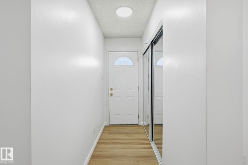 202 Kaskitayo Court, Edmonton, AB - Indoor Photo Showing Other Room