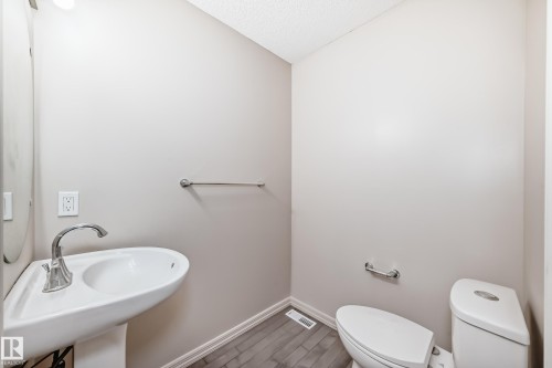 1285 Cunningham Drive, Edmonton, AB - Indoor Photo Showing Bathroom