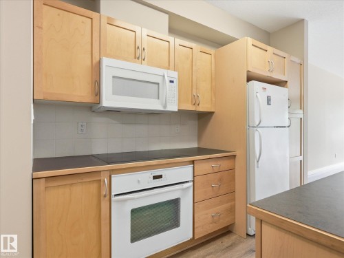 207 8619 111 Street, Edmonton, AB - Indoor Photo Showing Kitchen