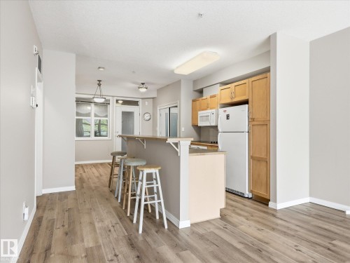 207 8619 111 Street, Edmonton, AB - Indoor Photo Showing Kitchen
