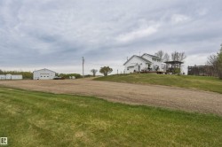 56502 RGE ROAD 33 Rural Lac Ste. Anne County, AB T0E 1V0