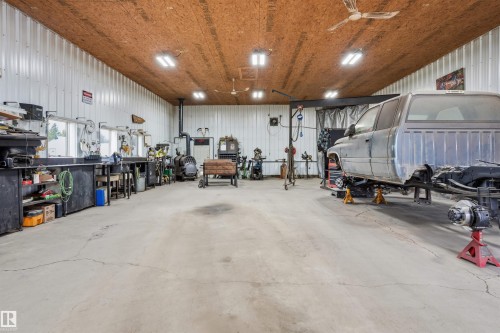56502 Rge Road 33, Rural Lac Ste. Anne County, AB - Indoor