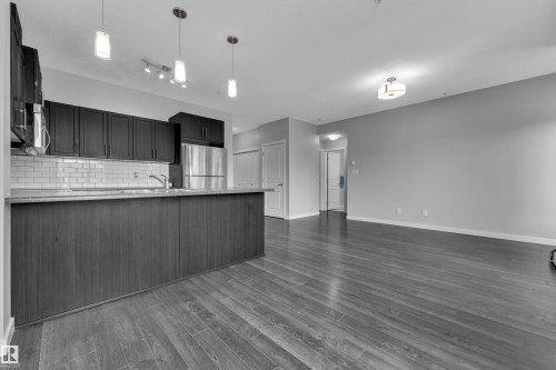 214 812 Welsh Drive, Edmonton, AB 