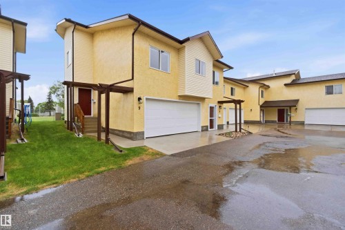 9 3811 85 Street, Edmonton, AB 