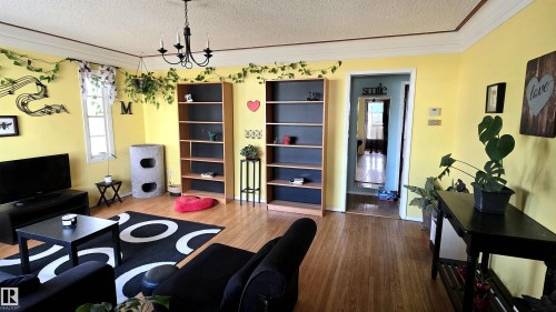 6402 106 Street, Edmonton, AB - Indoor Photo Showing Dining Room
