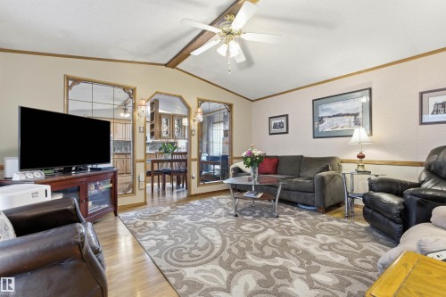 5 3400 48 Street, Stony Plain, AB - Indoor Photo Showing Living Room
