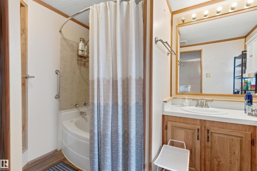 5 3400 48 Street, Stony Plain, AB - Indoor Photo Showing Bathroom