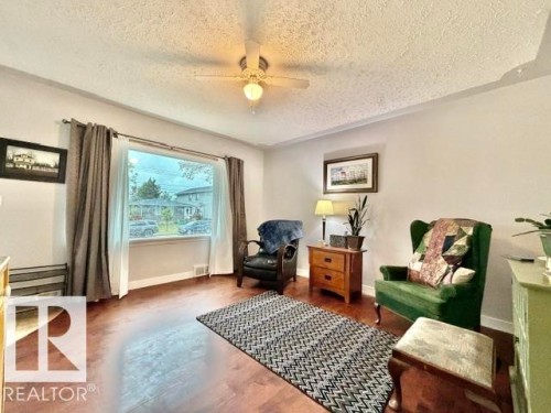 5611 51 Avenue, Camrose, AB - Indoor