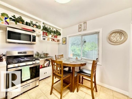 5611 51 Avenue, Camrose, AB - Indoor Photo Showing Dining Room