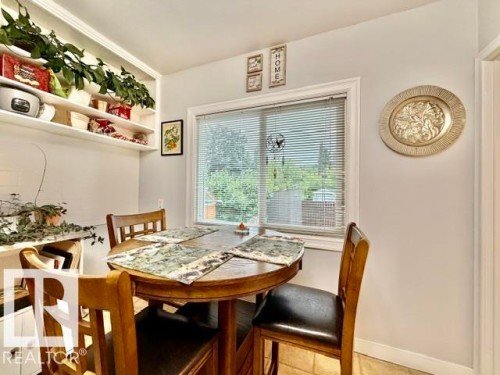 5611 51 Avenue, Camrose, AB - Indoor Photo Showing Dining Room
