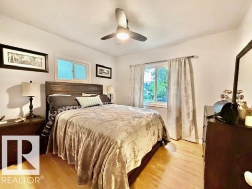 5611 51 Avenue, Camrose, AB - Indoor Photo Showing Bedroom