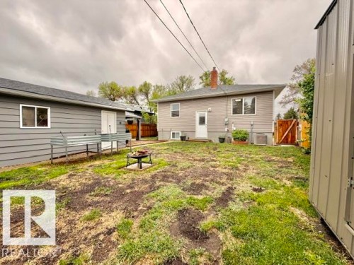 5611 51 Avenue, Camrose, AB - Outdoor With Exterior
