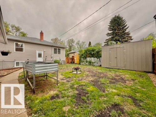 5611 51 Avenue, Camrose, AB - Outdoor