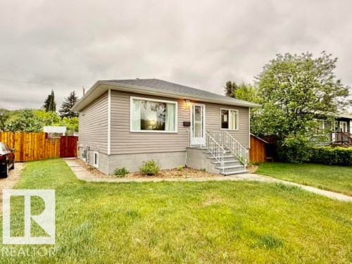 5611 51 Avenue, Camrose, AB - Outdoor