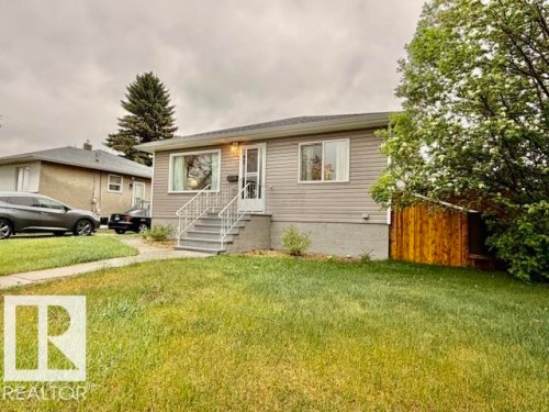 5611 51 Avenue, Camrose, AB - Outdoor