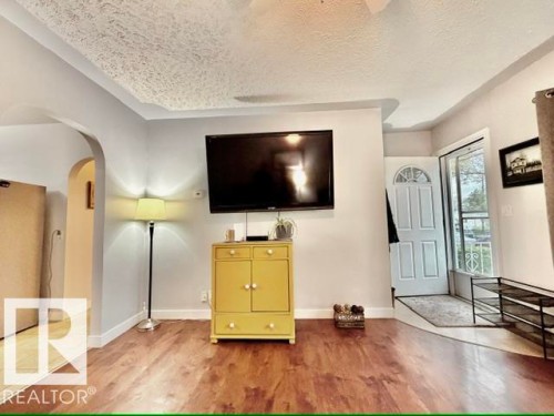 5611 51 Avenue, Camrose, AB - Indoor Photo Showing Other Room