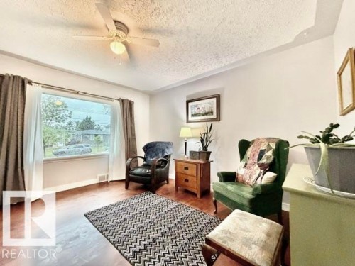 5611 51 Avenue, Camrose, AB - Indoor