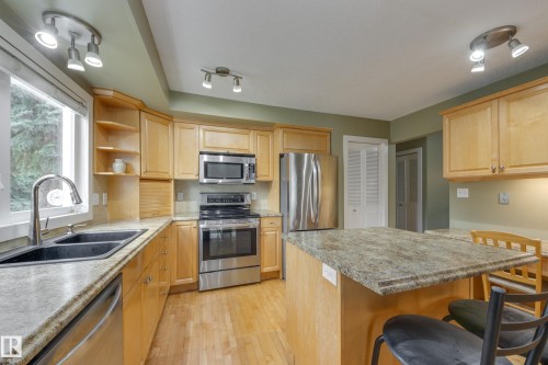 36 Fenwick Crescent, St. Albert, AB - Indoor Photo Showing Kitchen With Double Sink With Upgraded Kitchen