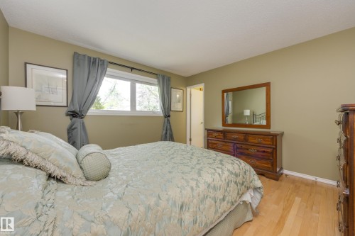 36 Fenwick Crescent, St. Albert, AB - Indoor Photo Showing Bedroom