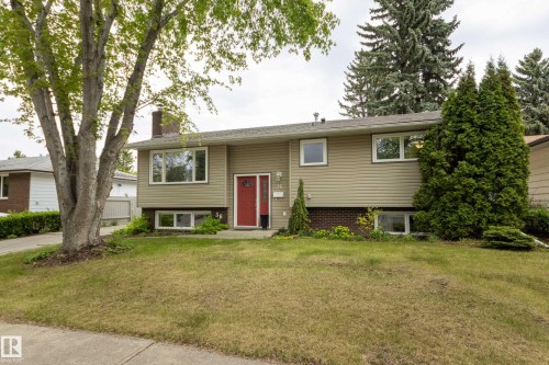 36 FENWICK Crescent  St. Albert, AB T8N 1S4