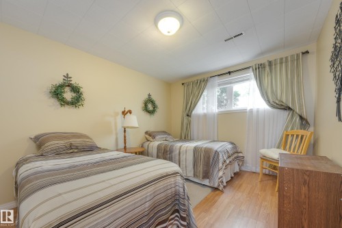 36 Fenwick Crescent, St. Albert, AB - Indoor Photo Showing Bedroom