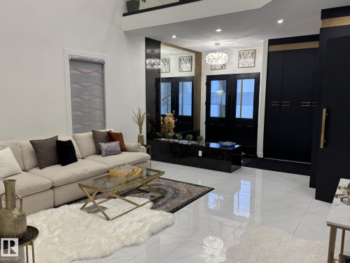 Living room - 2123 18 Avenue, Edmonton, AB 