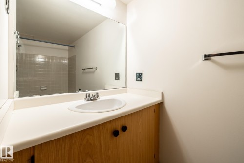 402 11027 87 Avenue, Edmonton, AB 